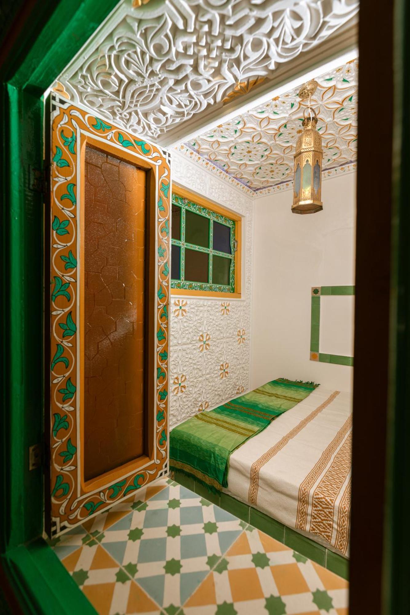 Colorful Traditional Riad W/Views Of Spain Ταγγέρη Εξωτερικό φωτογραφία
