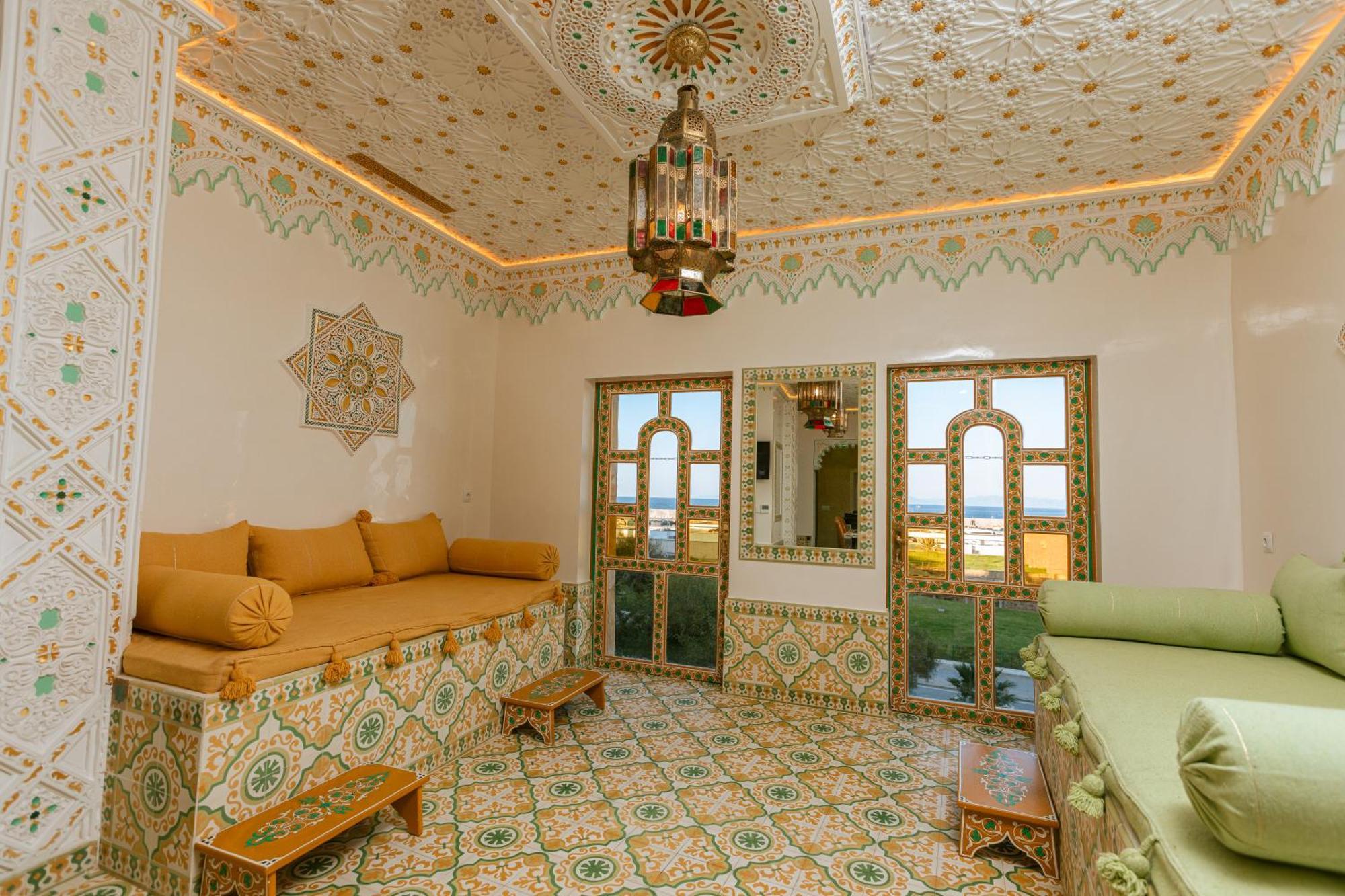 Colorful Traditional Riad W/Views Of Spain Ταγγέρη Εξωτερικό φωτογραφία
